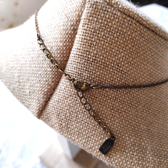 Floral Green Necklace - Picture 3 of 3